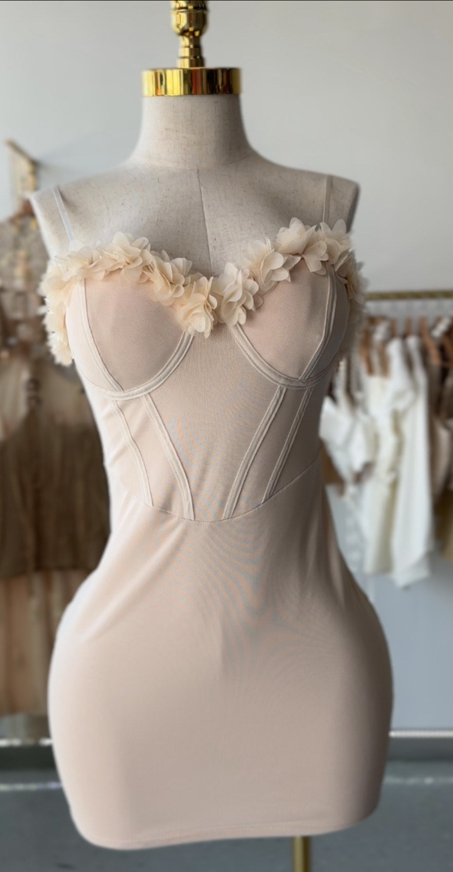 Vestido Flor beige