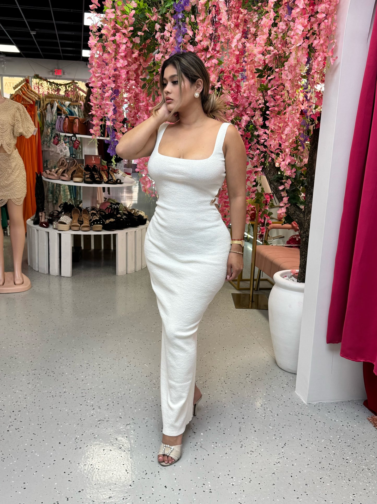 Elegant Backless White Maxi Dress